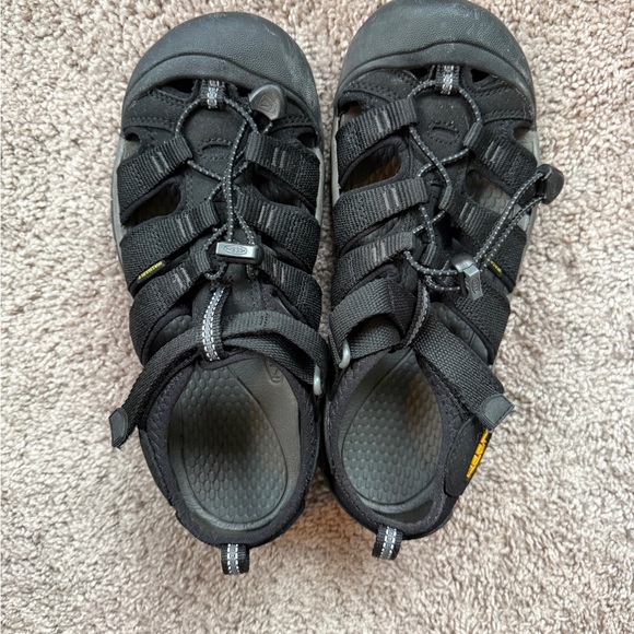 Keen Black Sandals size 38/US 6 EUC - Picture 3 of 11